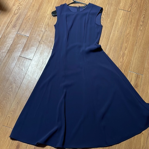 Sleeveless Ann Taylor Midi Dress - Picture 2 of 13